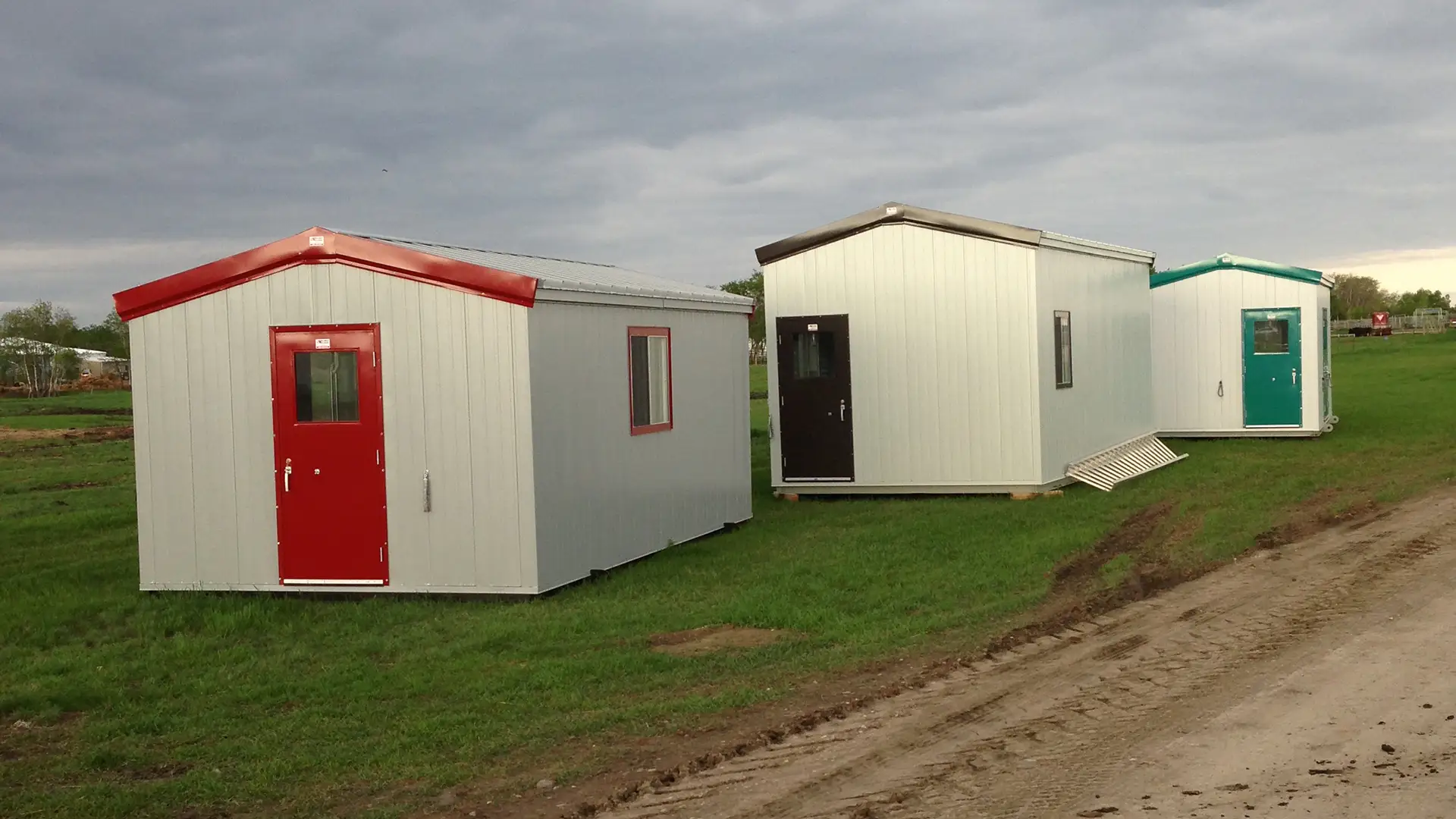 Injection well buildings oil gas